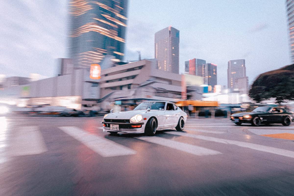 Datsun-280z-1976-white-64374-10