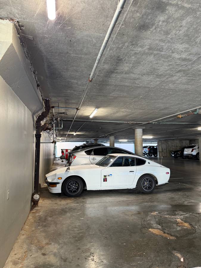 Datsun-280z-1976-white-64374-14