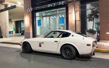 Datsun-280z-1976-white-64374-2