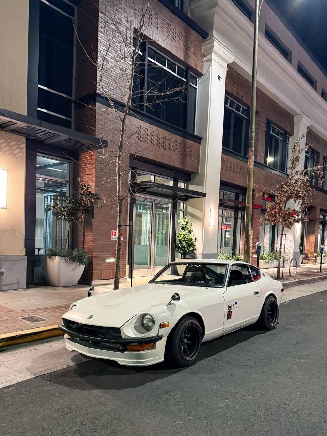 Datsun-280z-1976-white-64374-3