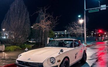 Datsun-280z-1976-white-64374-4