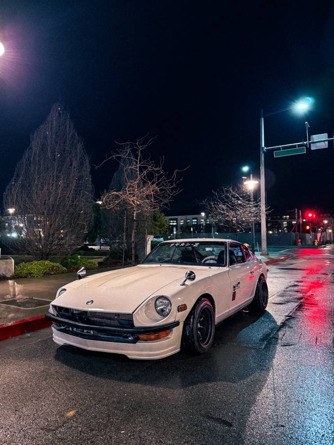 Datsun-280z-1976-white-64374-4