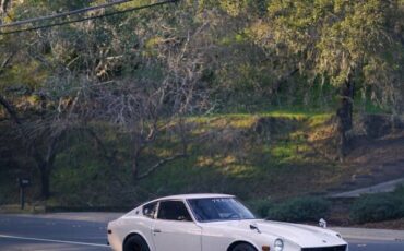 Datsun-280z-1976-white-64374-7