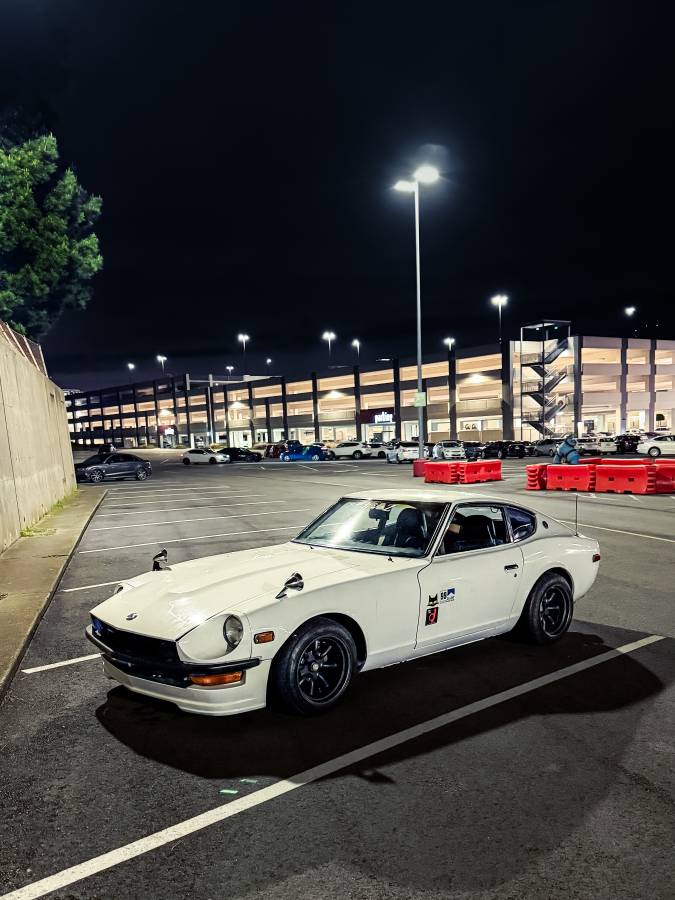 Datsun-280z-1976-white-64374