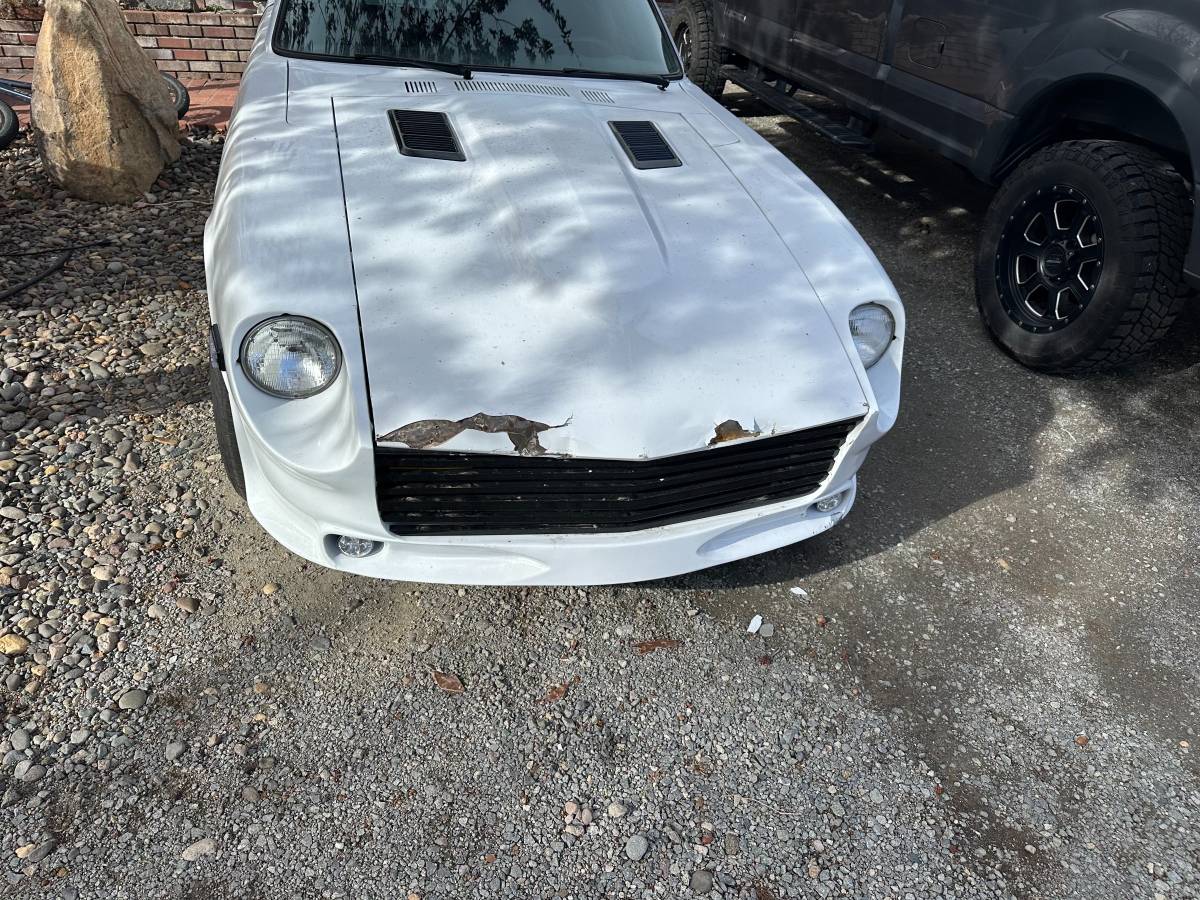 Datsun-280z-1977-white-167857-1