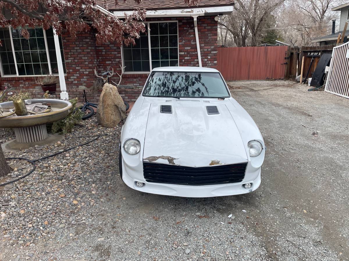 Datsun-280z-1977-white-167857-5