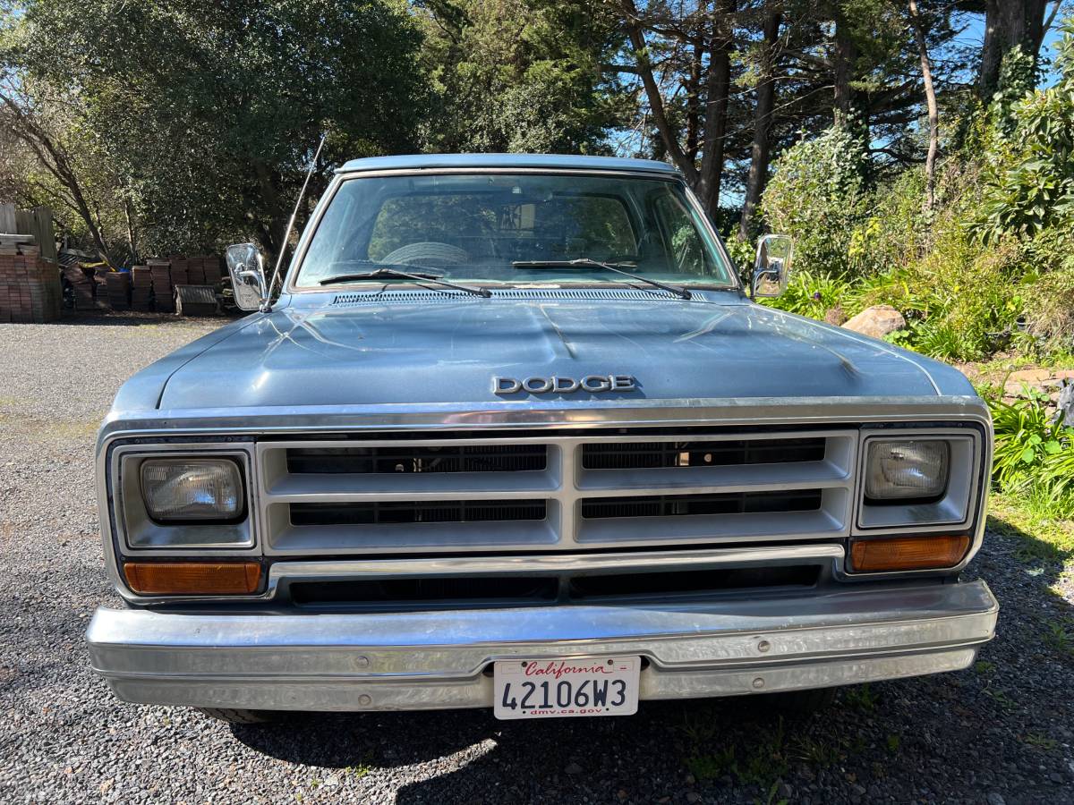 Dodge-D250-34-ton-1985-blue-74183