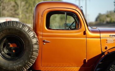 Dodge-Power-Wagon-Pickup-1968-Orange-Tan-167-20