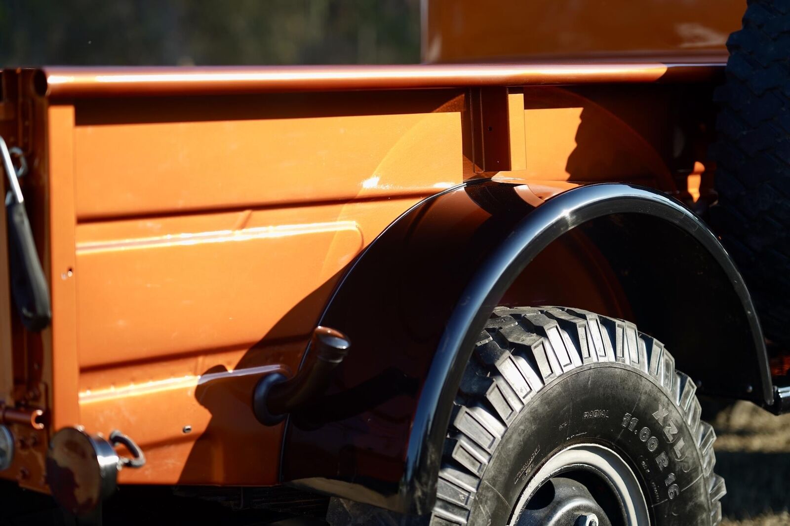 Dodge-Power-Wagon-Pickup-1968-Orange-Tan-167-23