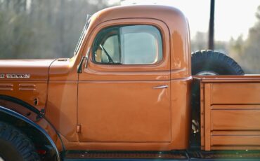 Dodge-Power-Wagon-Pickup-1968-Orange-Tan-167-30