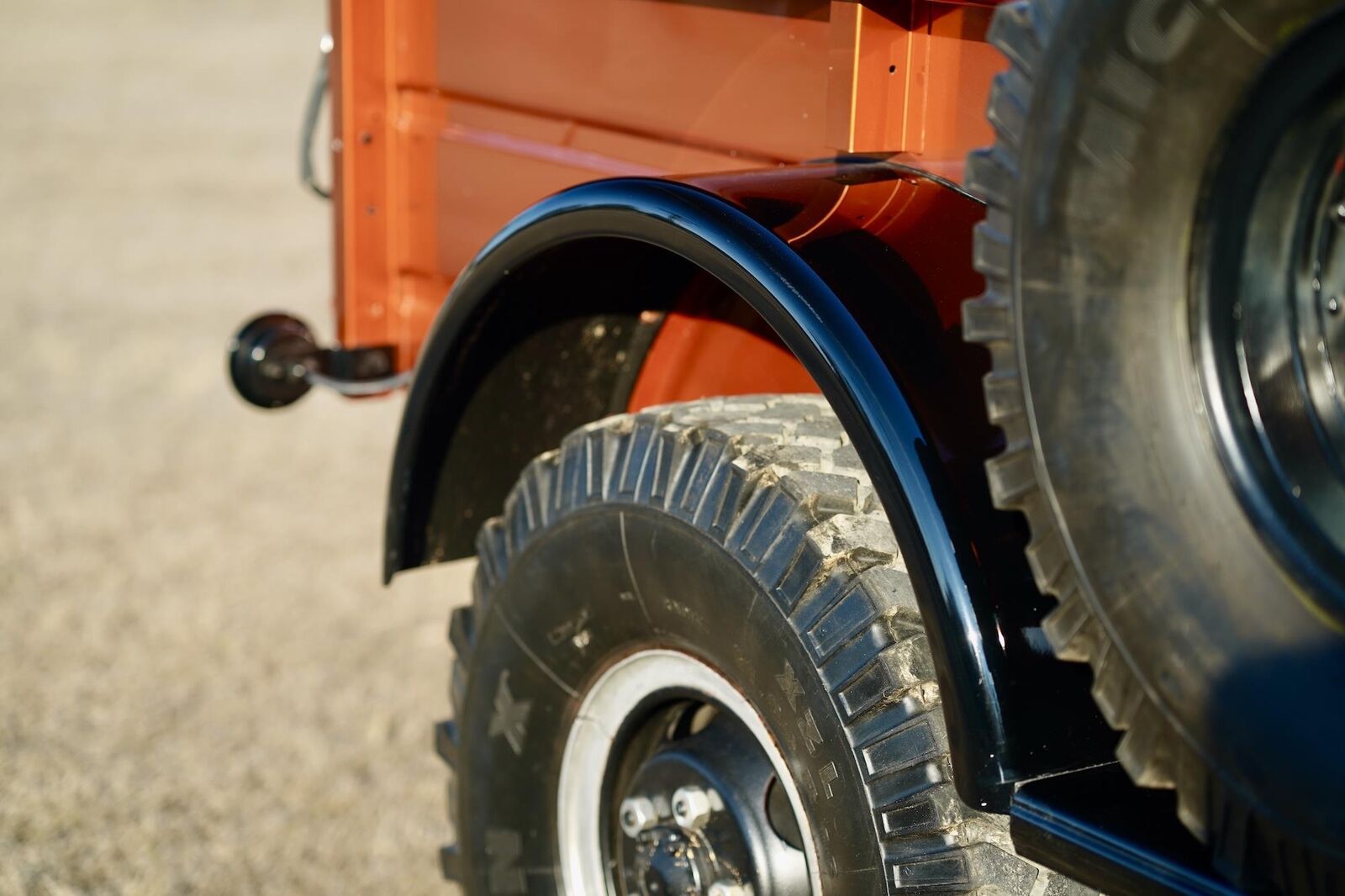 Dodge-Power-Wagon-Pickup-1968-Orange-Tan-167-36