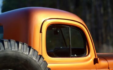 Dodge-Power-Wagon-Pickup-1968-Orange-Tan-167-38