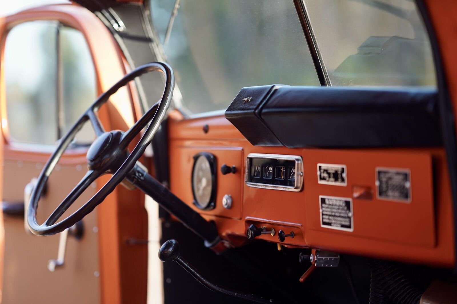 Dodge-Power-Wagon-Pickup-1968-Orange-Tan-167-6