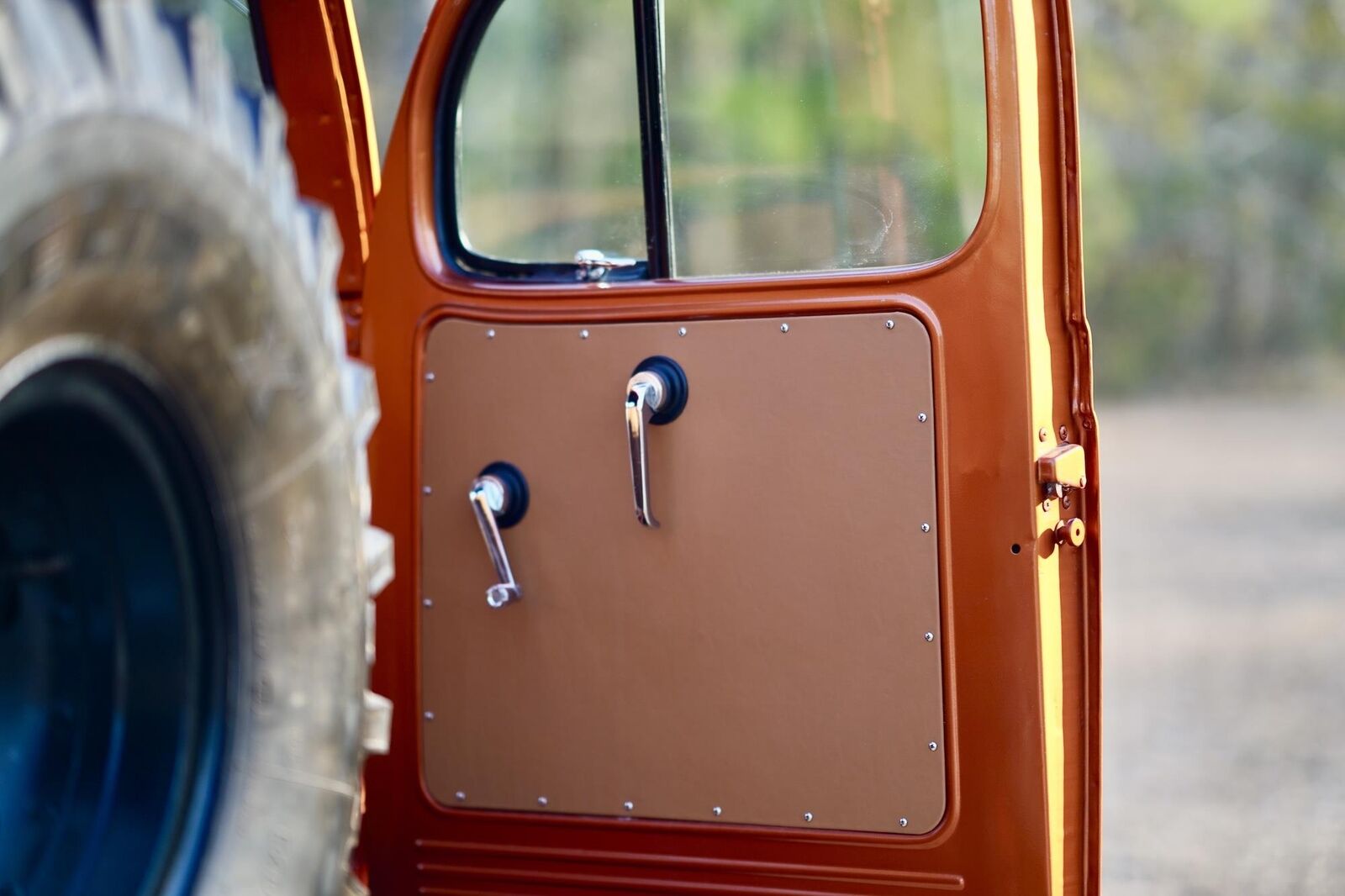 Dodge-Power-Wagon-Pickup-1968-Orange-Tan-167-8