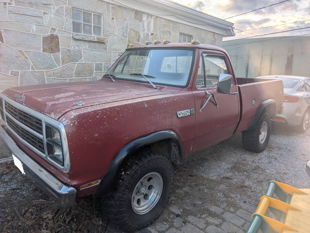 Dodge-Power-wagon-1980-77248