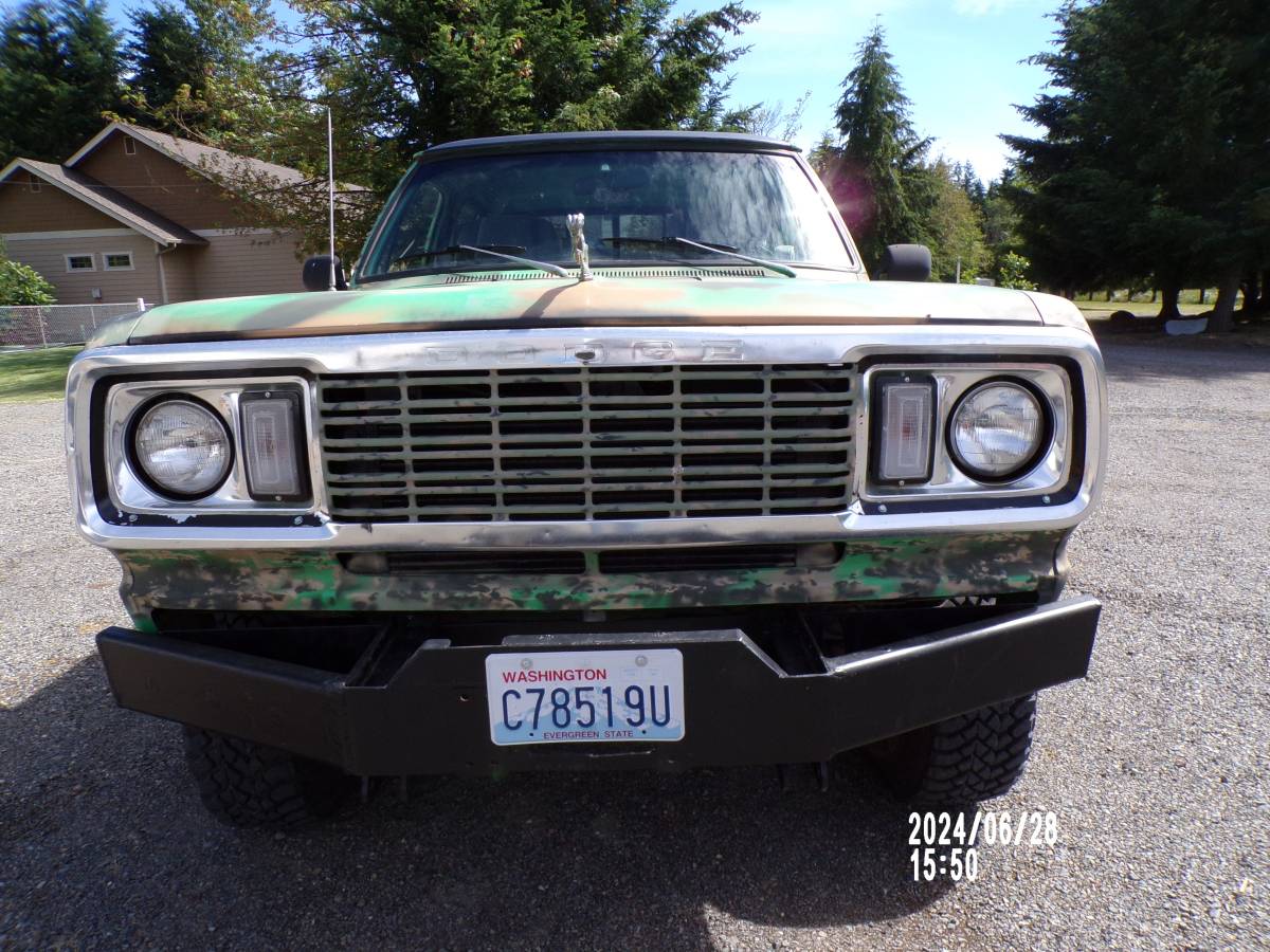 Dodge-Power-wagon-diesel-1979-green-136794-2