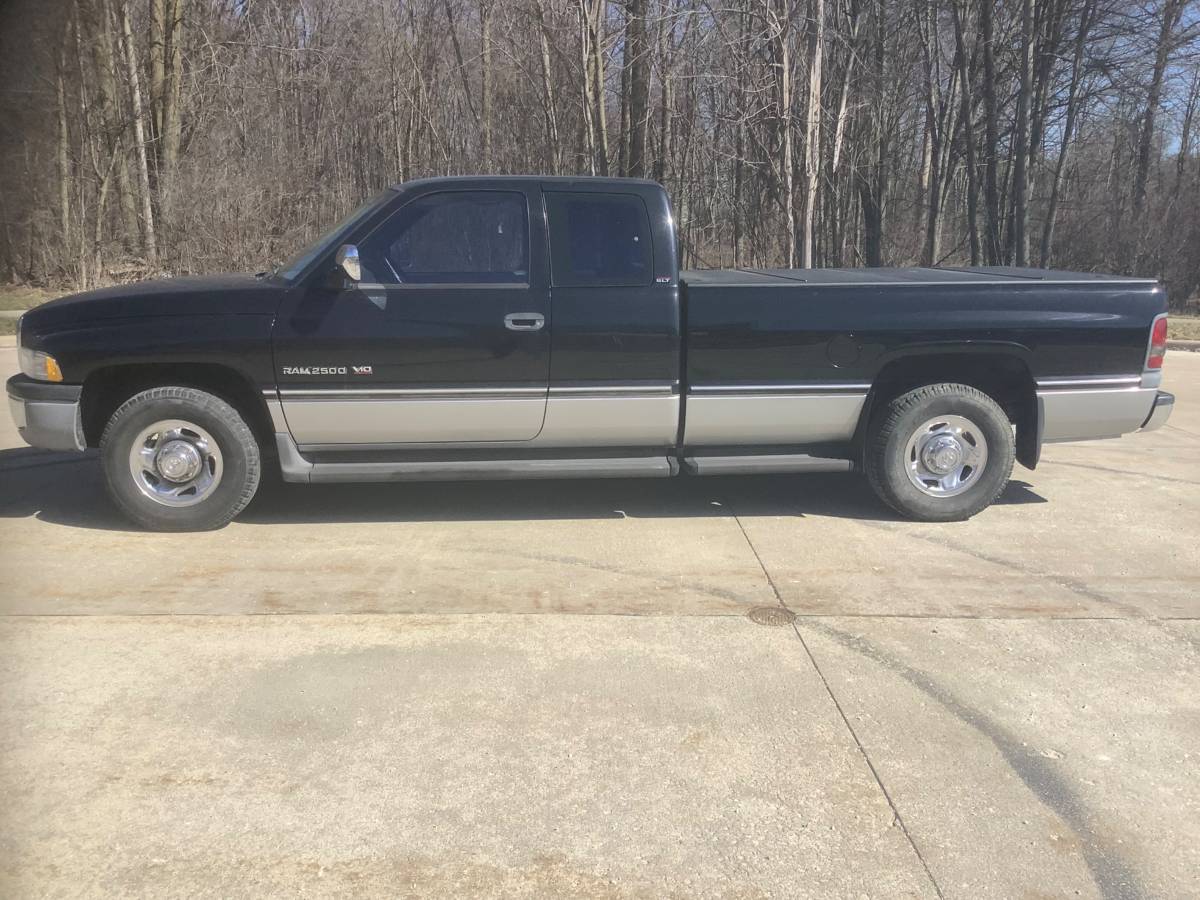 Dodge-Ram-2500-1995-black-186683-2