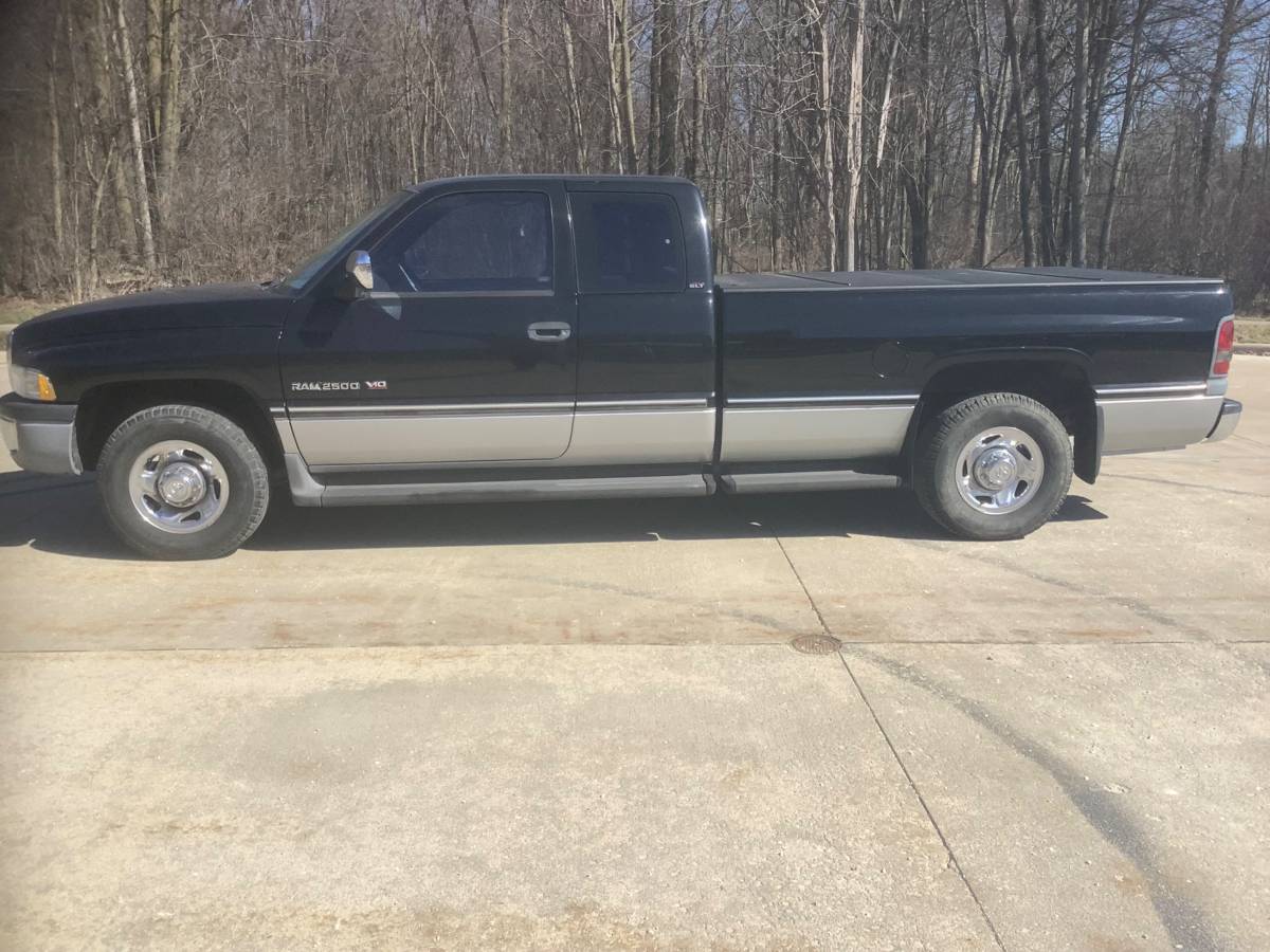 Dodge-Ram-2500-1995-black-186683