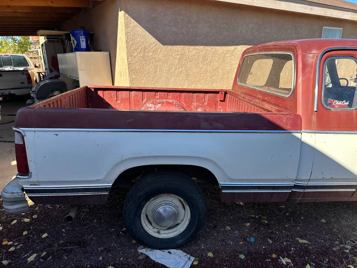 Dodge-Ram-d150-1979-red-160934-1