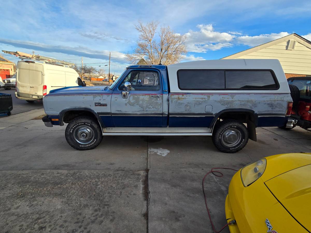 Dodge-Ram-pickup-2500-diesel-1993-blue-83686-20