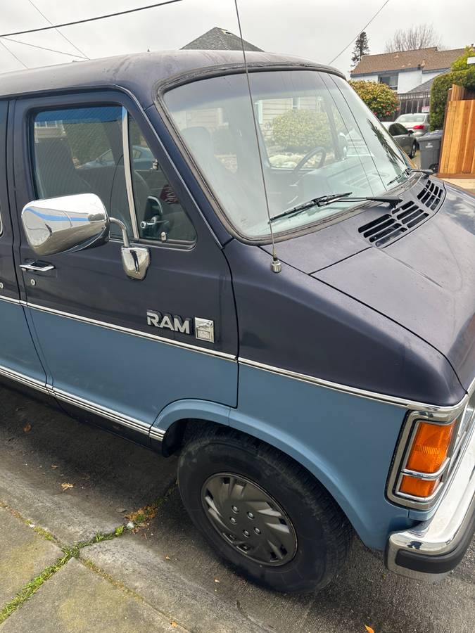 Dodge-Ram-van-1987-blue-196805-2