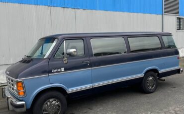 Dodge-Ram-van-1987-blue-196805