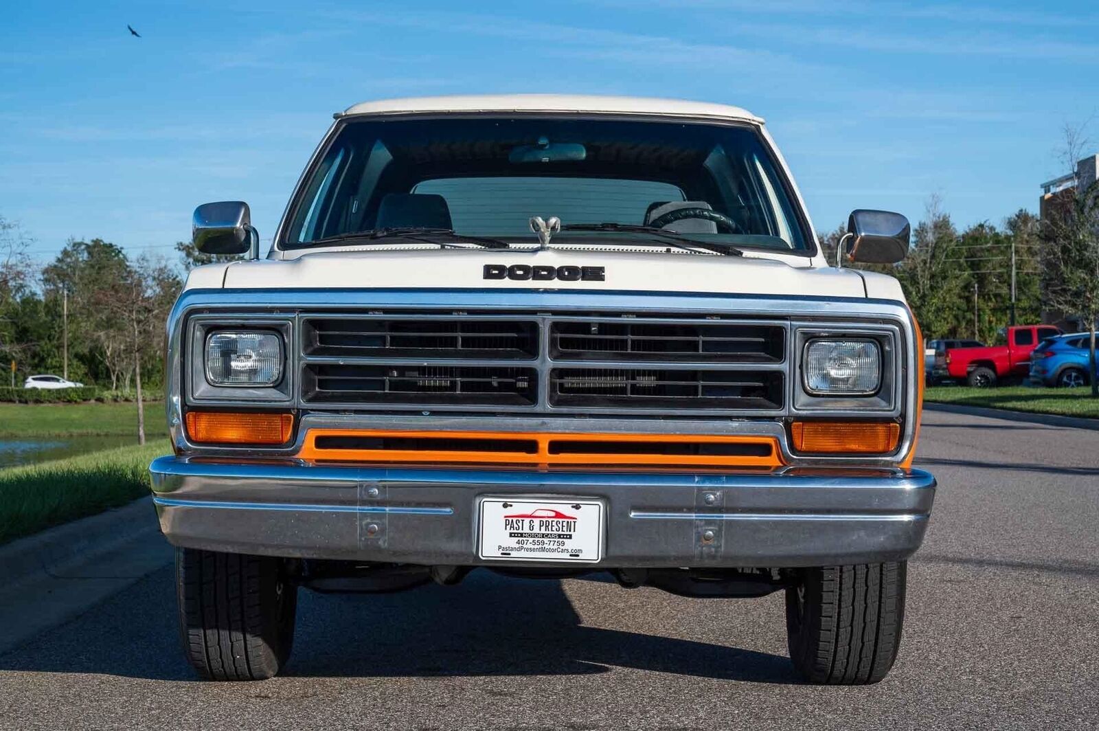 Dodge-Ramcharger-1990-Orange-Gray-159320-9