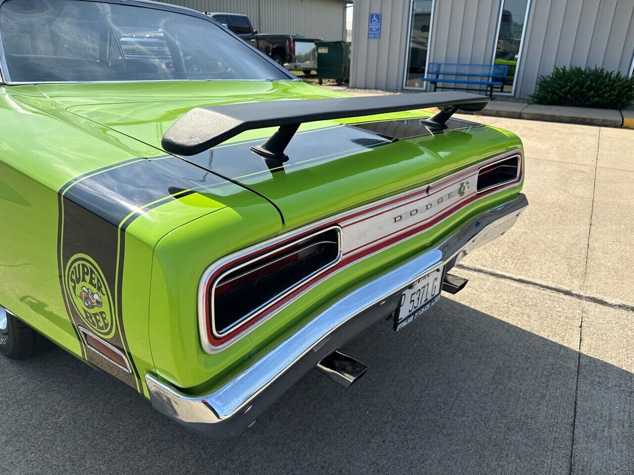 Dodge-Super-Bee-1970-GREE-59517-18