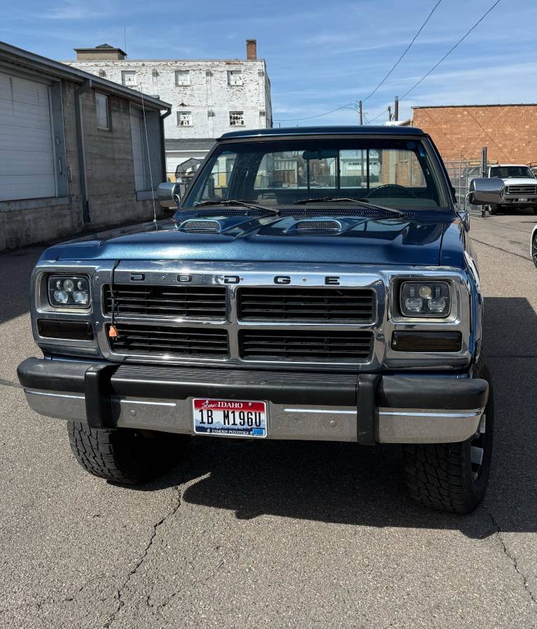 Dodge-W250-diesel-1991-blue-315431-1