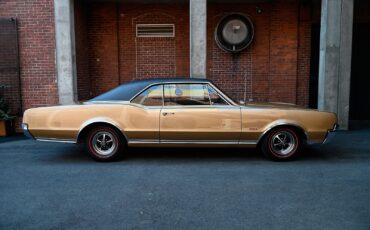 E-Z-GO-Oldsmobile-1967-Gold-Black-8998-3