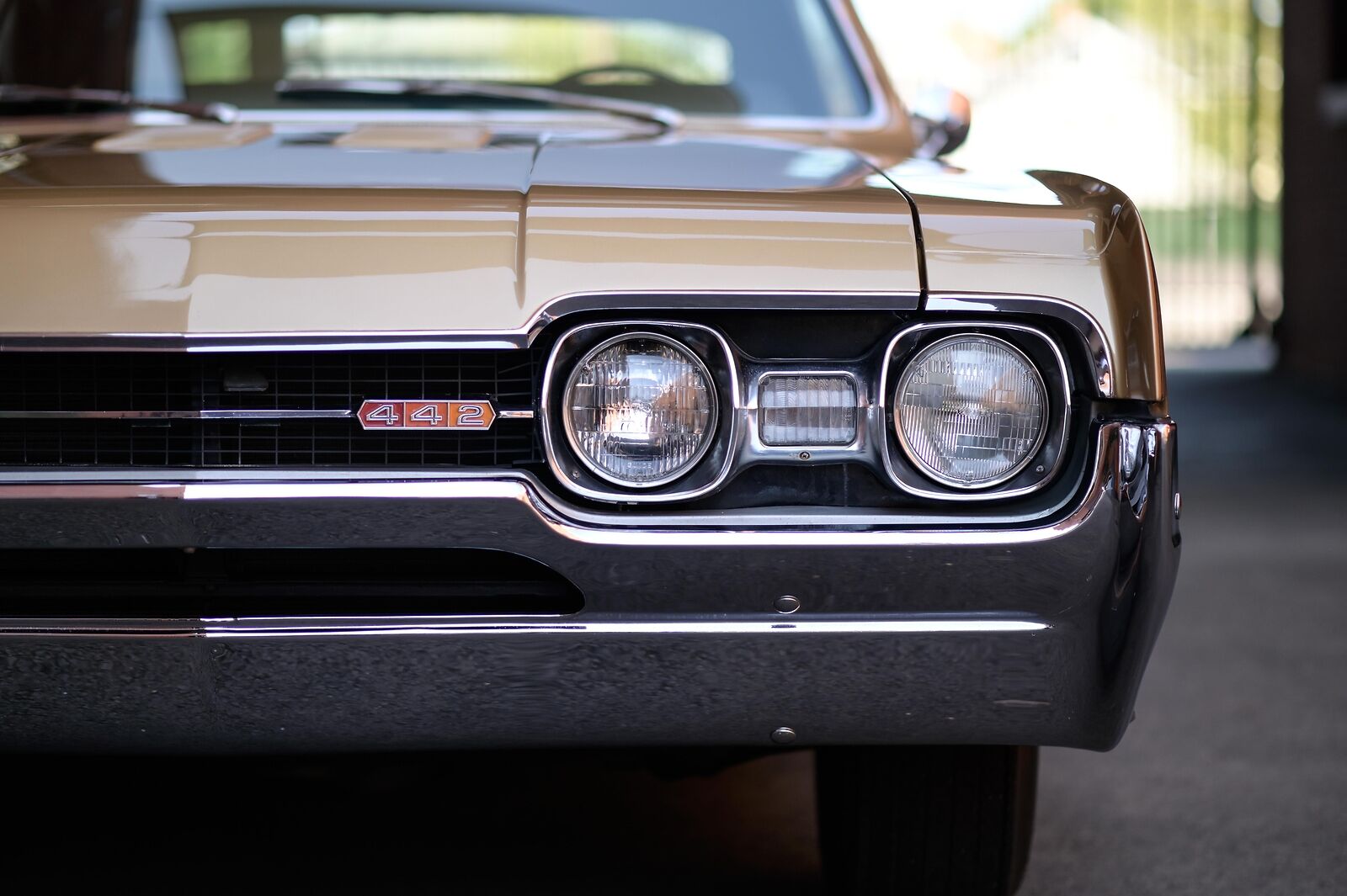 E-Z-GO-Oldsmobile-1967-Gold-Black-8998-30