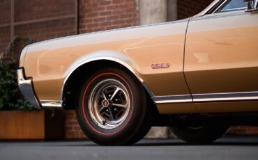 E-Z-GO-Oldsmobile-1967-Gold-Black-8998-32