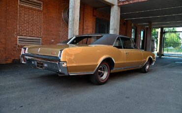 E-Z-GO-Oldsmobile-1967-Gold-Black-8998-4