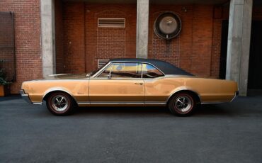 E-Z-GO-Oldsmobile-1967-Gold-Black-8998-7