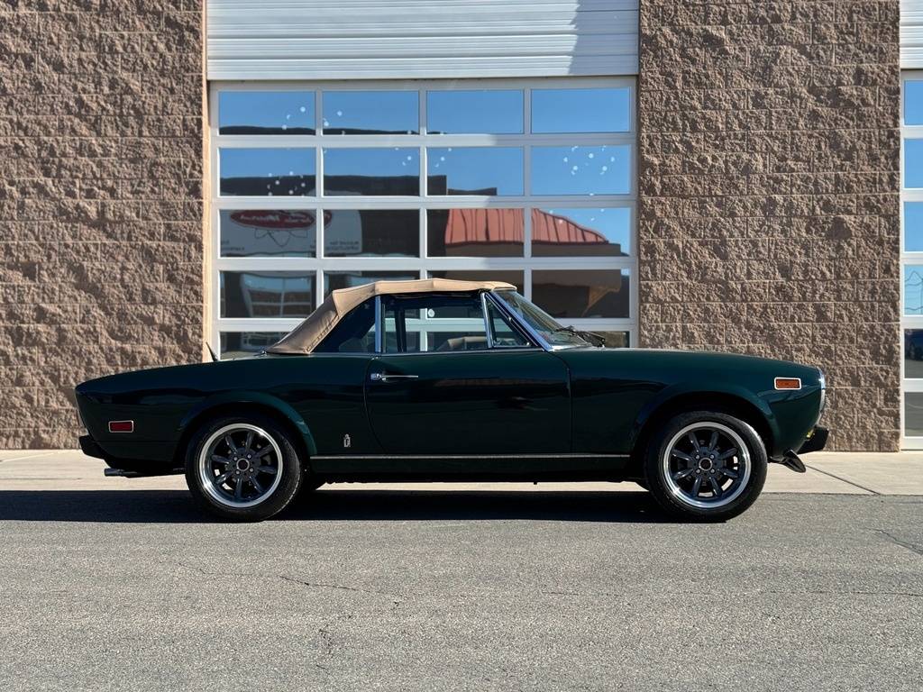 Fiat-124-sport-spider-cs-1976-green-117863-1