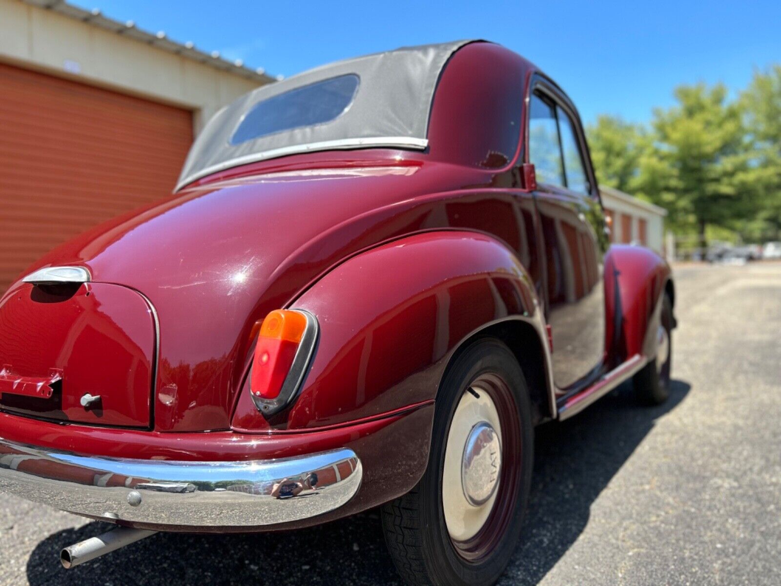 Fiat-500-Cabriolet-1952-Burgundy-White-112422-13