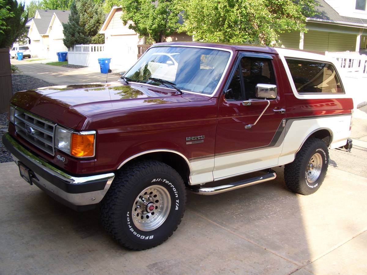 Ford-Bronco-1990-red-156106-1