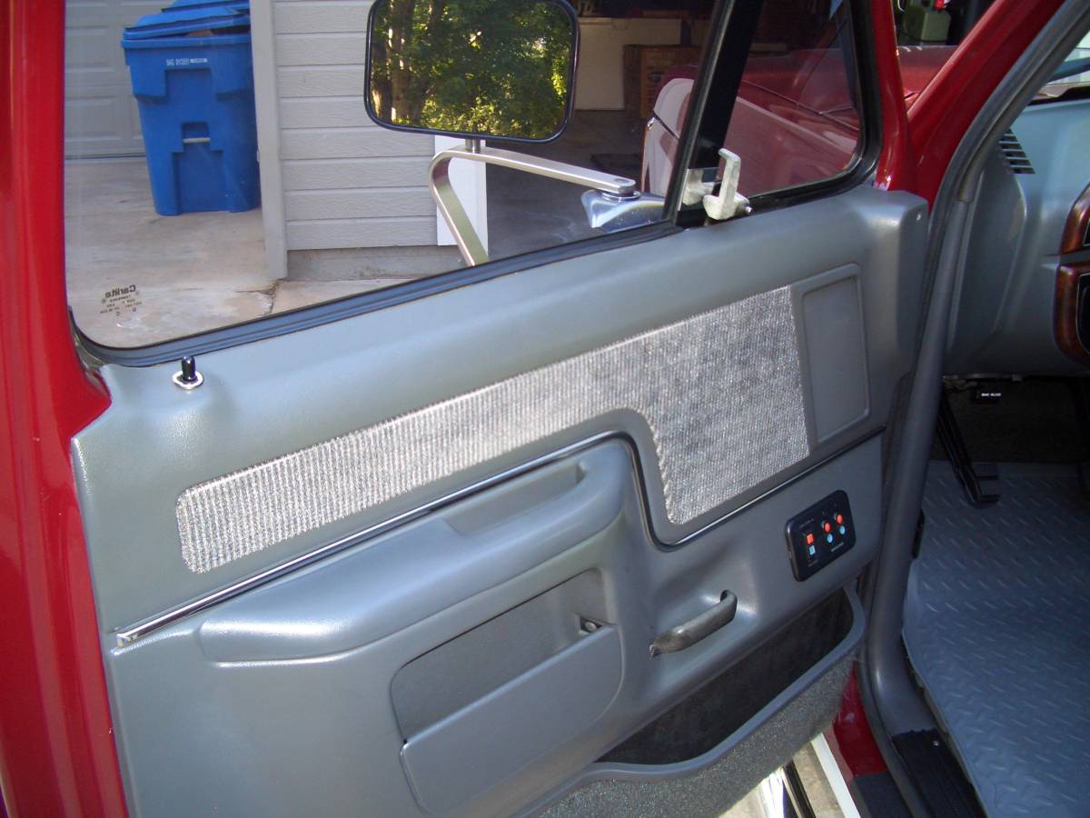 Ford-Bronco-1990-red-156106-10