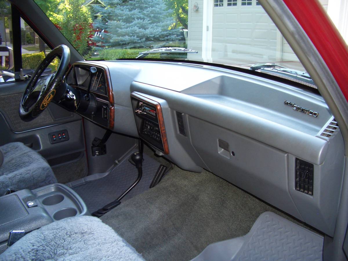 Ford-Bronco-1990-red-156106-9