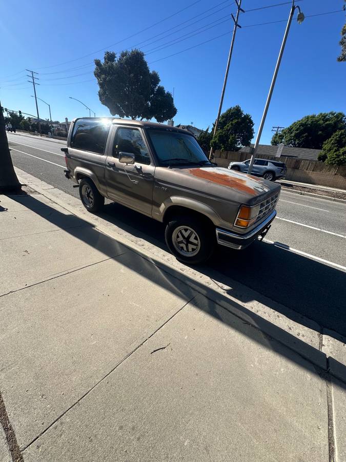 Ford-Bronco-2-1989-brown-136472-5