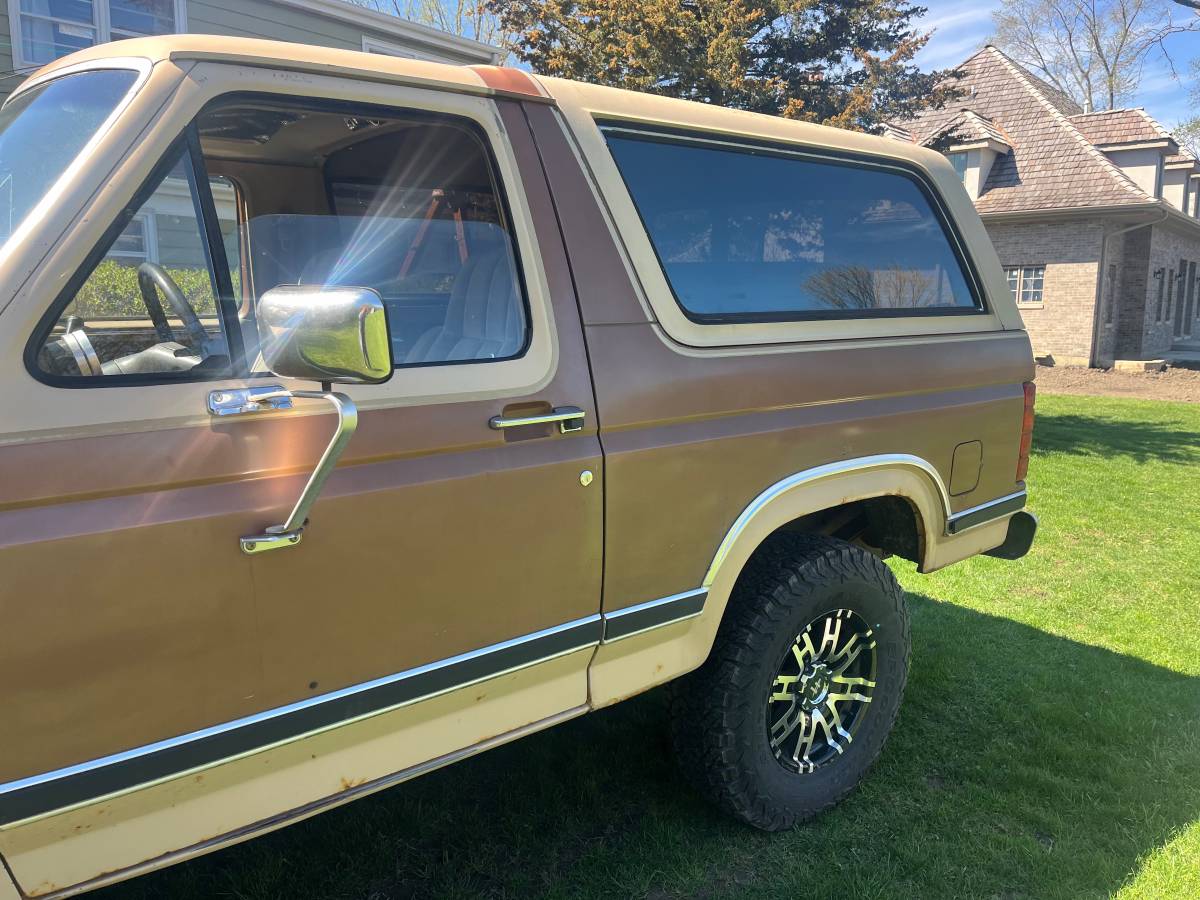 Ford-Bronco-4x4-1986-brown-48280