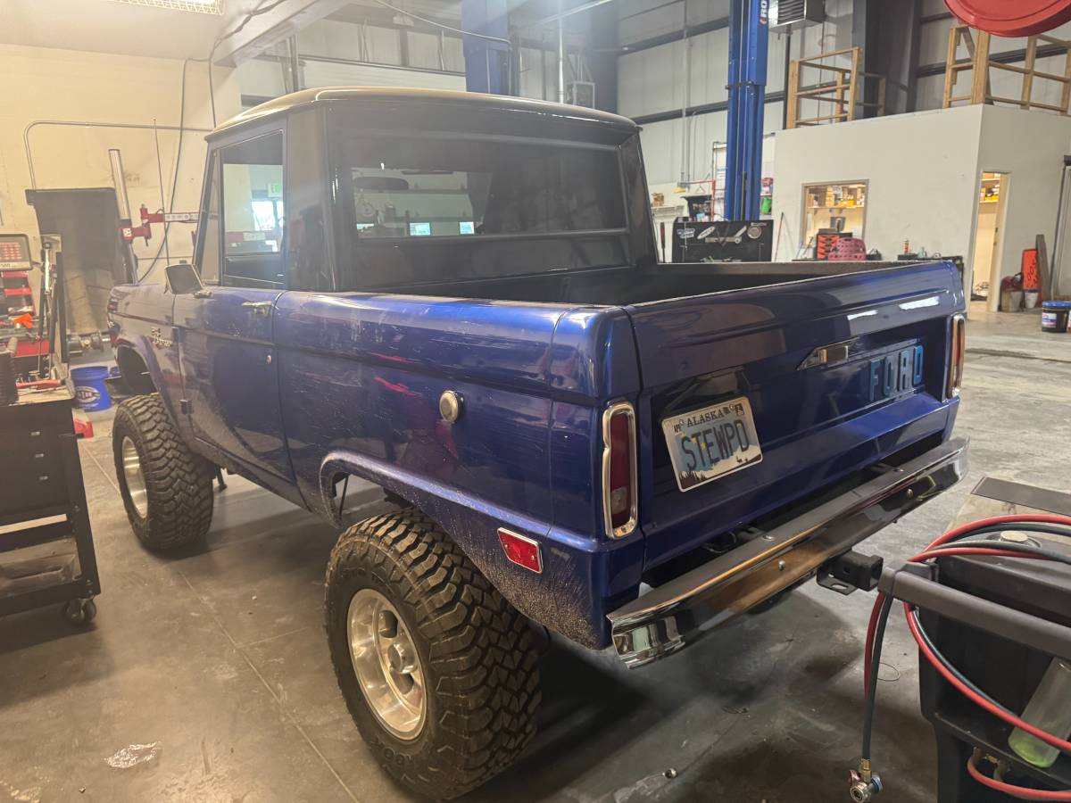 Ford-Bronco-sport-1968-blue-93701-4