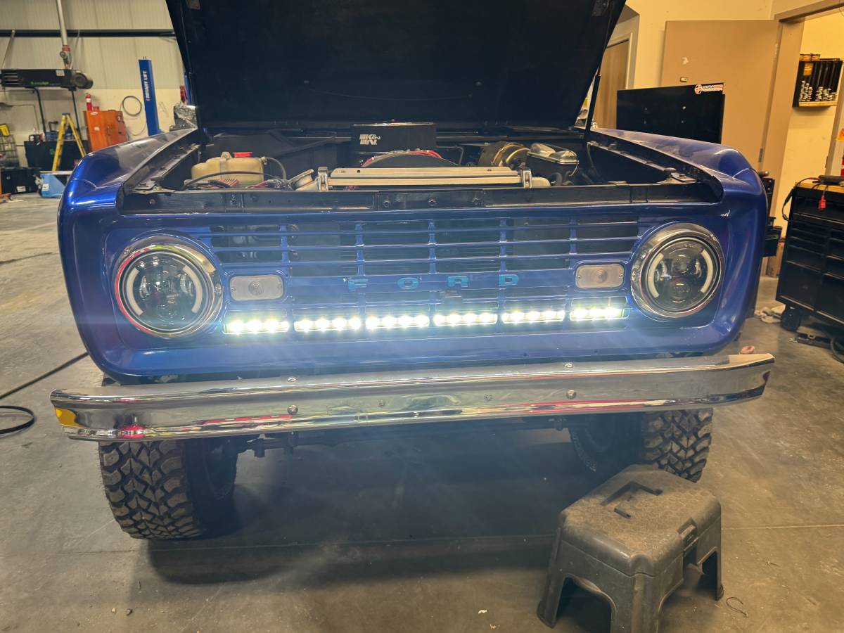 Ford-Bronco-sport-1968-blue-93701-5