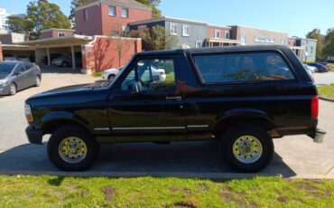 Ford-Bronco-xl-1995-black-321868-1