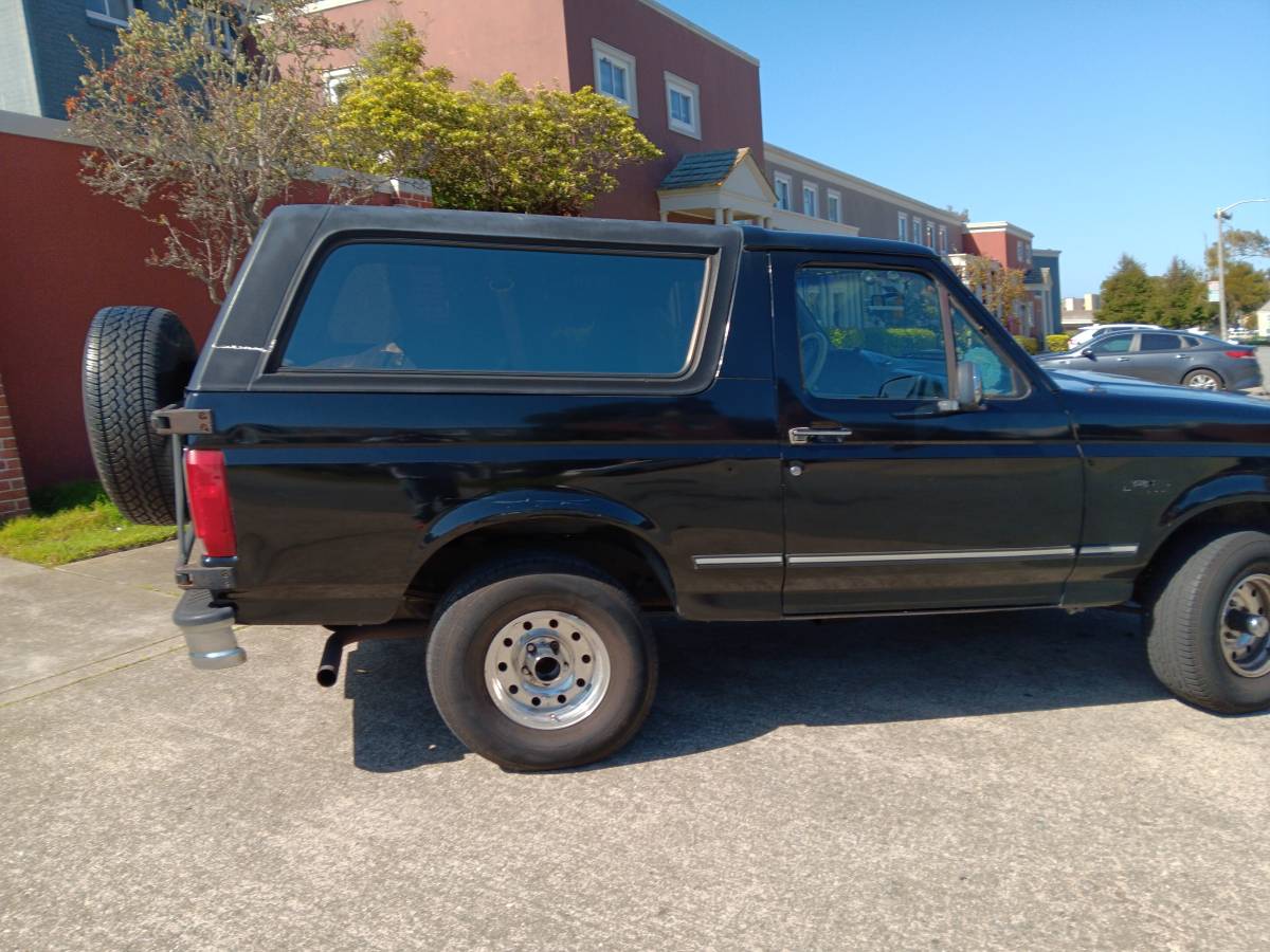 Ford-Bronco-xl-1995-black-321868