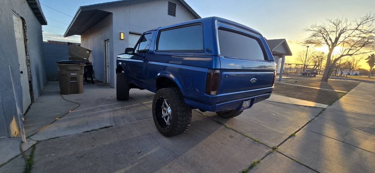 Ford-Bronco-xlt-1988-blue-136794-4