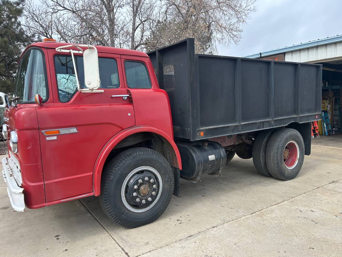 Ford-C800-1984-red-51499-8