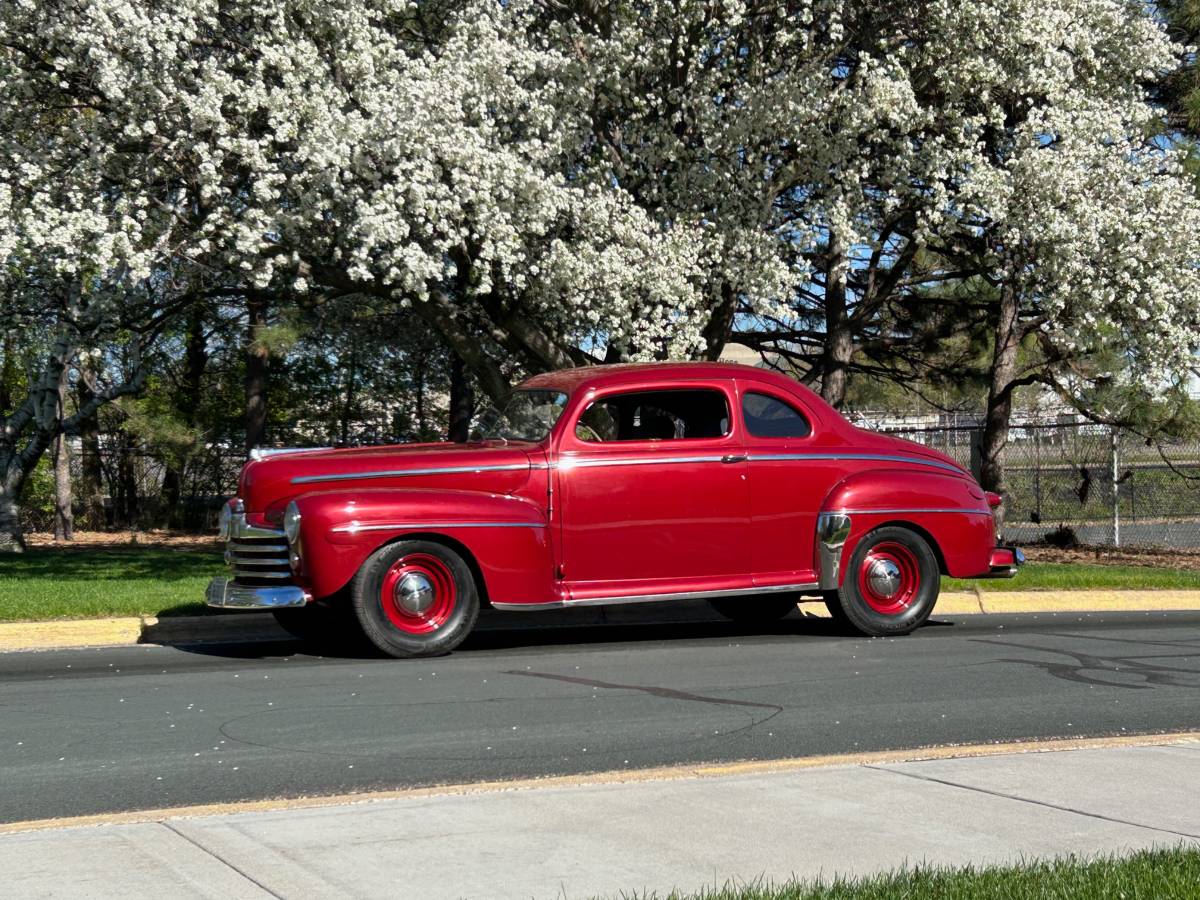 Ford-Coupe-1947-red-8047-1