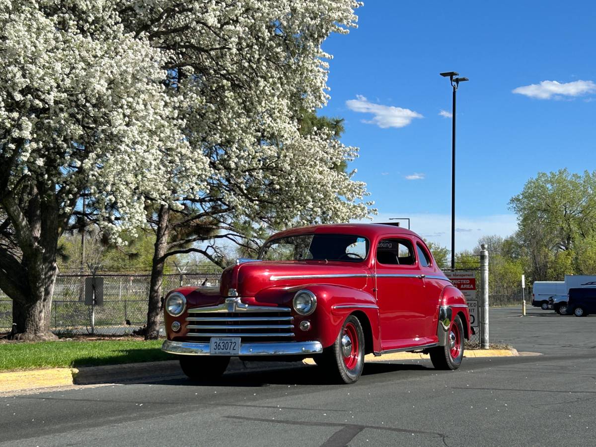 Ford-Coupe-1947-red-8047