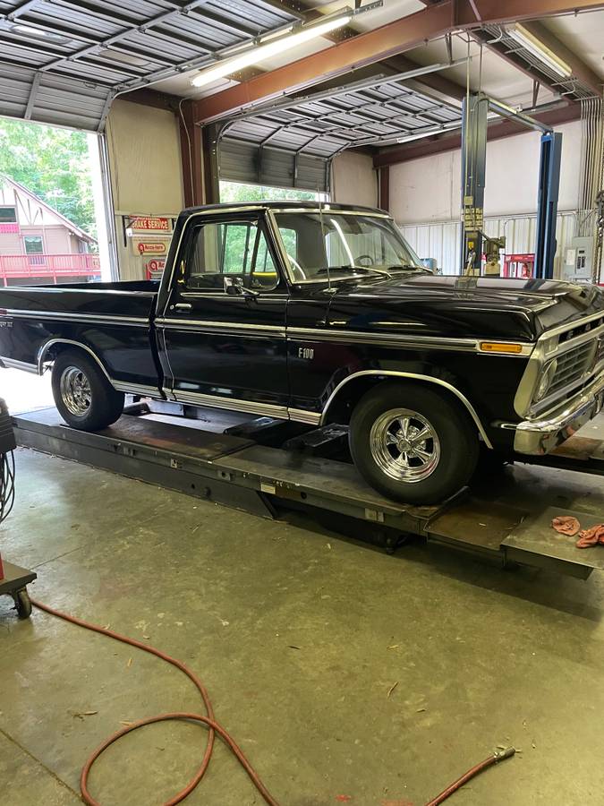 Ford-F-100-1973-black-160934